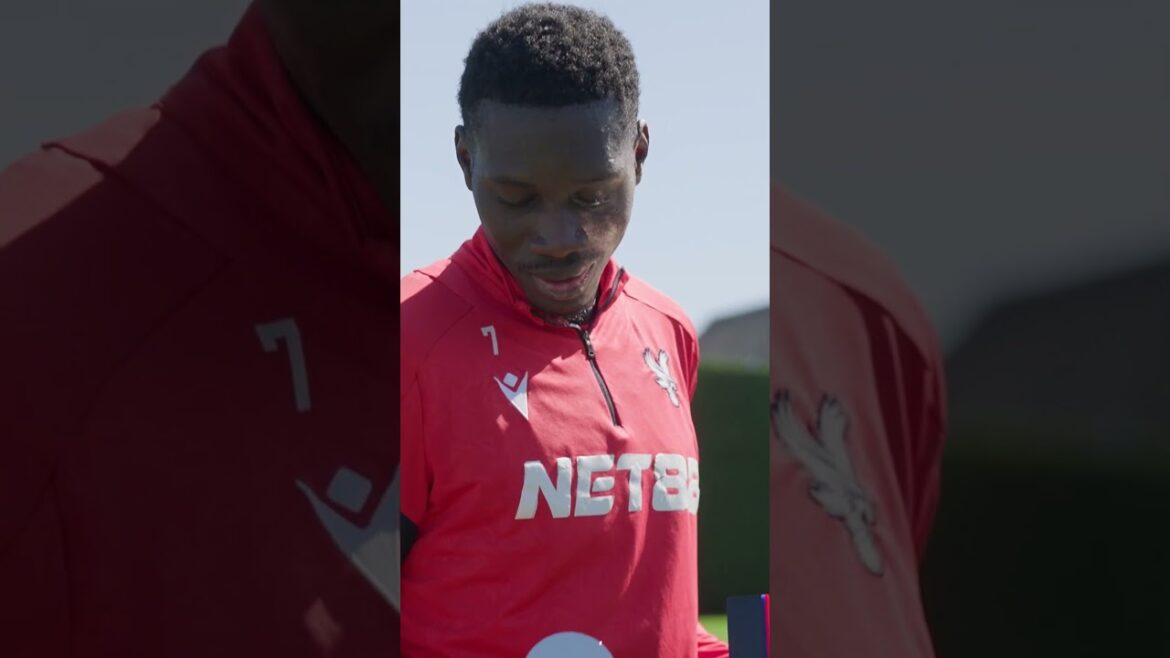 Ismaïla Sarr avec le GOTM AND POTM #cristalpalace