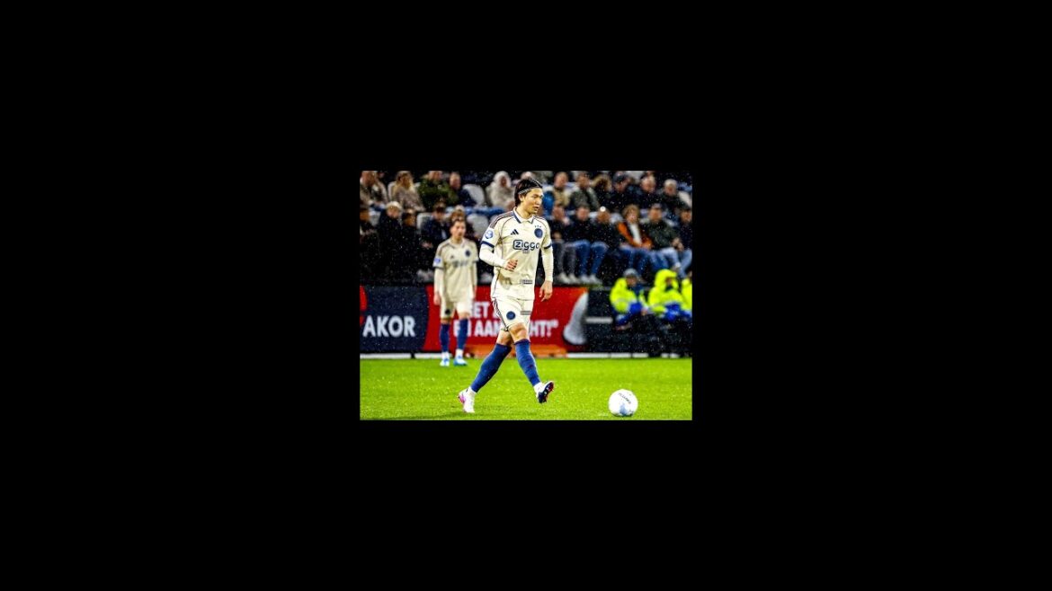 Akira Itakura revient pour la première fois depuis 77 jours, mais Takehiro Tomiyasu repart à regret ! Victoire de l'Ajax 3-0