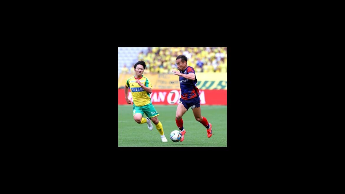 Makoto Himeno, 17 ans, marque son premier but de la saison dans un combat de 22 ans avec Yuto Nagatomo !