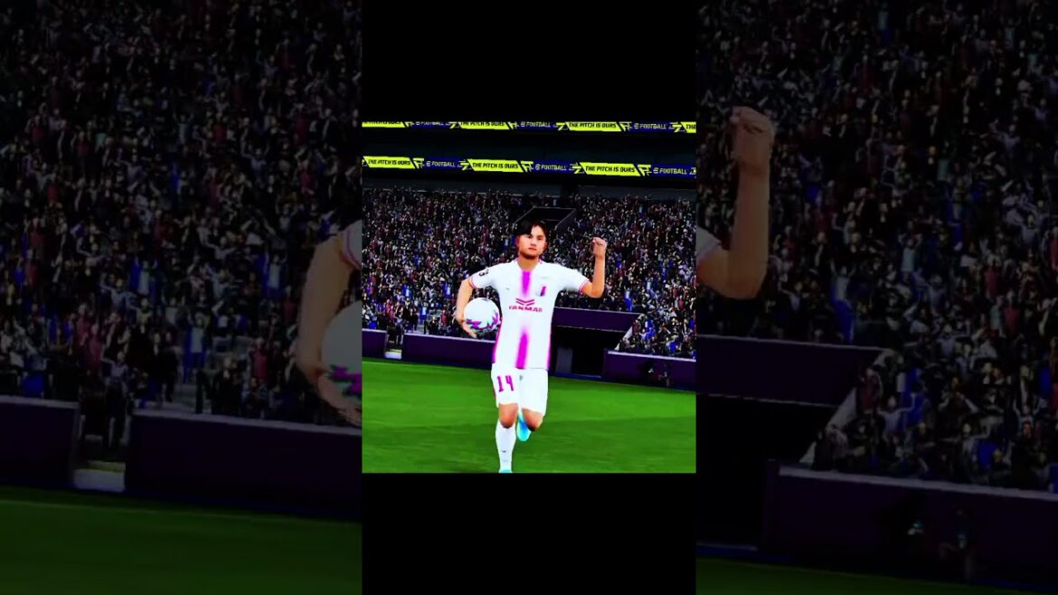 Kubo rencontre Sasuke sur le terrain. Notez cet objectif de 1 à 10 ! 🔥#efootball #efootball2026 #shorts