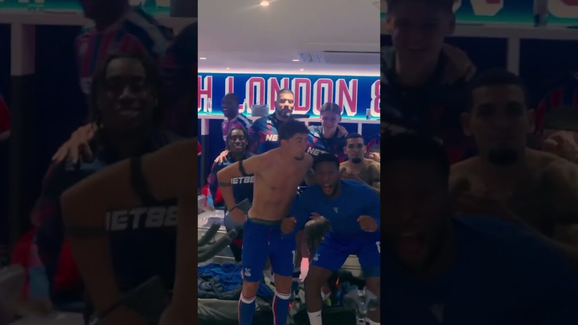 Fête dans le vestiaire 🎉 ❤️💙