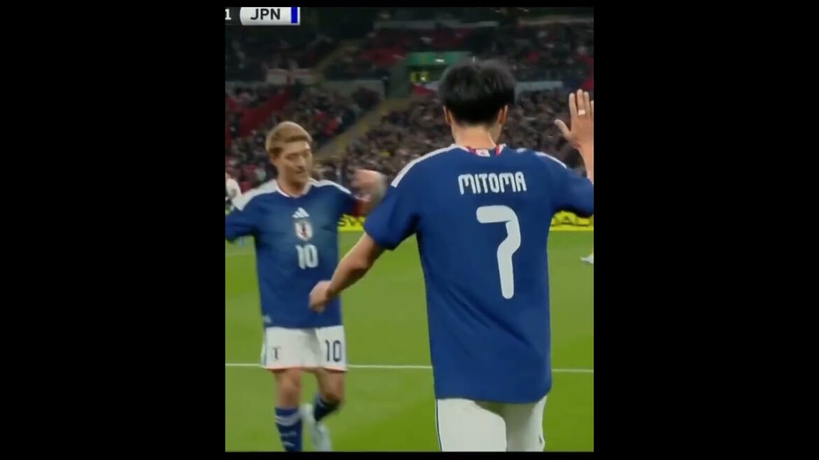 WOW MITOMA écrasant l’Angleterre 🤯. #MitomaMagic #JapanVsEngland #SamuraiBlue WOW MITOMA écrasant l'Angleterre 🤯. #MitomaMagic #JapanVsEngland #SamuraiBlue