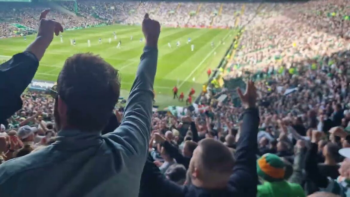 DIX MINUTES de fans du Celtic en délire + but de classe mondiale de Maeda | Celtique contre Rangers