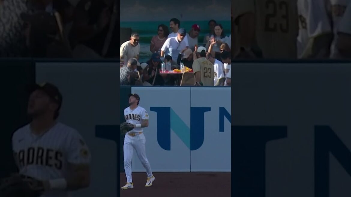Shohei Ohtani frappe le premier lancer du match hors du parc 💥 Shohei Ohtani frappe le premier lancer du match hors du parc 💥