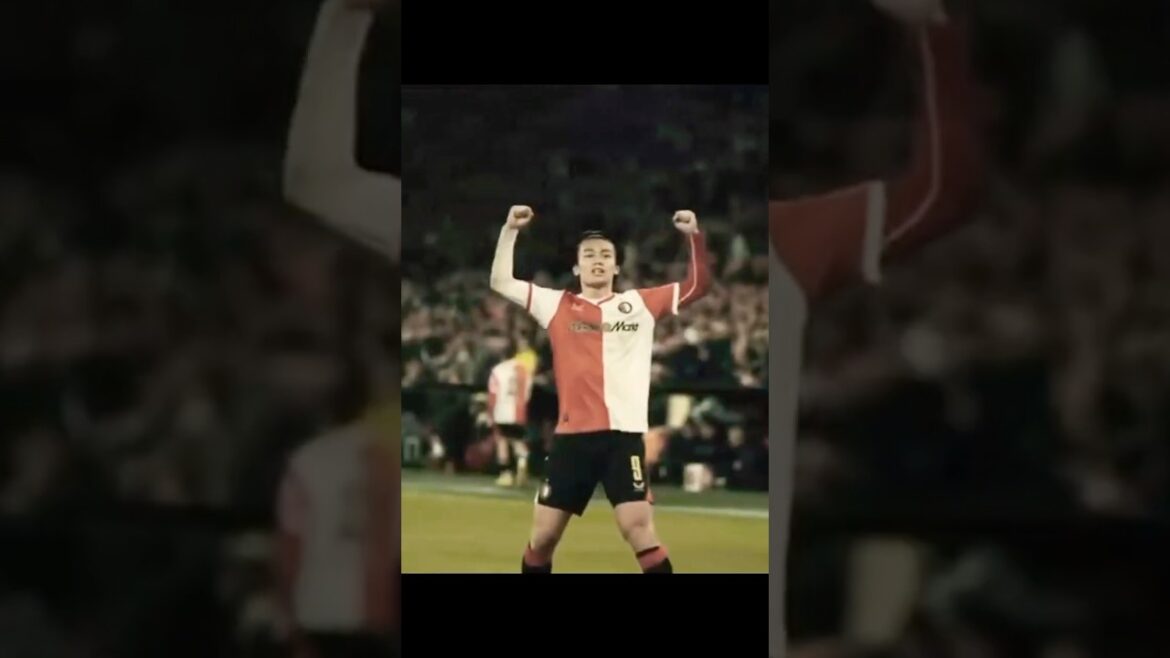 Zéro émotion. Juste des objectifs purs. 🤫🦅 #ayaseueda #feyenoord See More Zéro émotion. Juste des objectifs purs. 🤫🦅 #ayaseueda #feyenoord See More