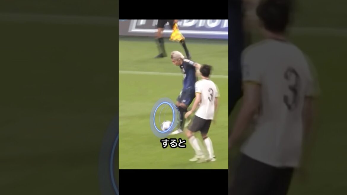 C'est la hotline ultime ! Je veux voir l'attaque croisée entre Junya Ito de l'équipe nationale japonaise de football et Daenen Maeda, le joueur rapide, lors de la Coupe du monde ! #Football #Junya Ito #Daizen Maeda