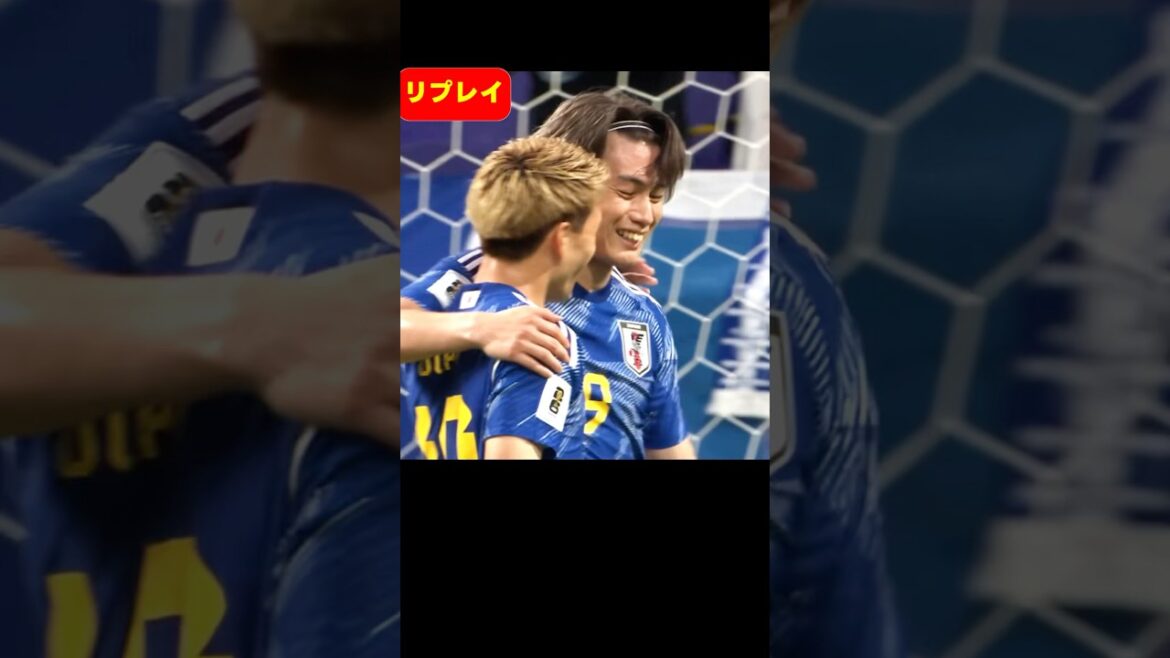 Une superbe combinaison ! Visez à remporter la Coupe du Monde grâce au jeu coopératif de Keito Nakamura et Kiyo Ueda de l'équipe nationale de football du Japon ! #football