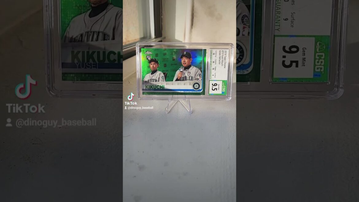 J’ai découvert que je pouvais mettre à niveau mon PC Ichiro en me procurant une carte Yusei Kikuchi Rookie. J'ai découvert que je pouvais mettre à niveau mon PC Ichiro en me procurant une carte Yusei Kikuchi Rookie.