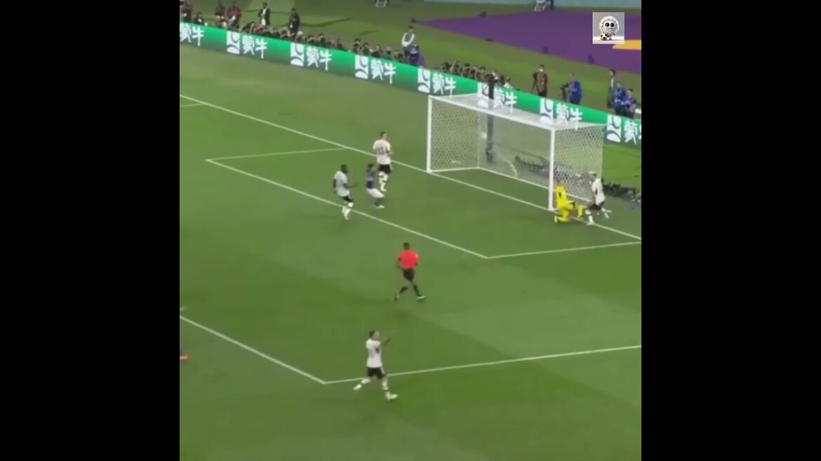 Takuma Asano bat l’Allemagne en Coupe du monde ! #shorts Takuma Asano bat l'Allemagne en Coupe du monde ! #shorts