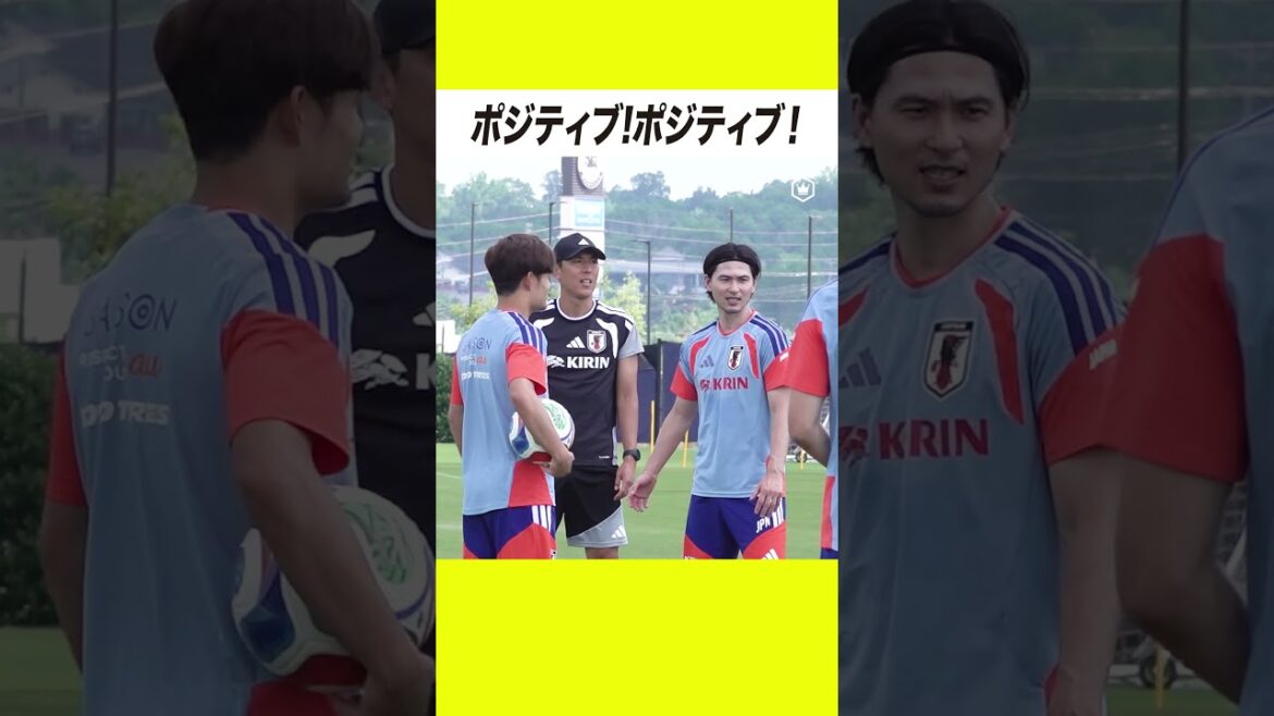 Takefusa Kubo inspire l’équipe 👊 Attention également à la présence du « mentor » Takumi Minamino. Takefusa Kubo inspire l'équipe 👊 Attention également à la présence du « mentor » Takumi Minamino.