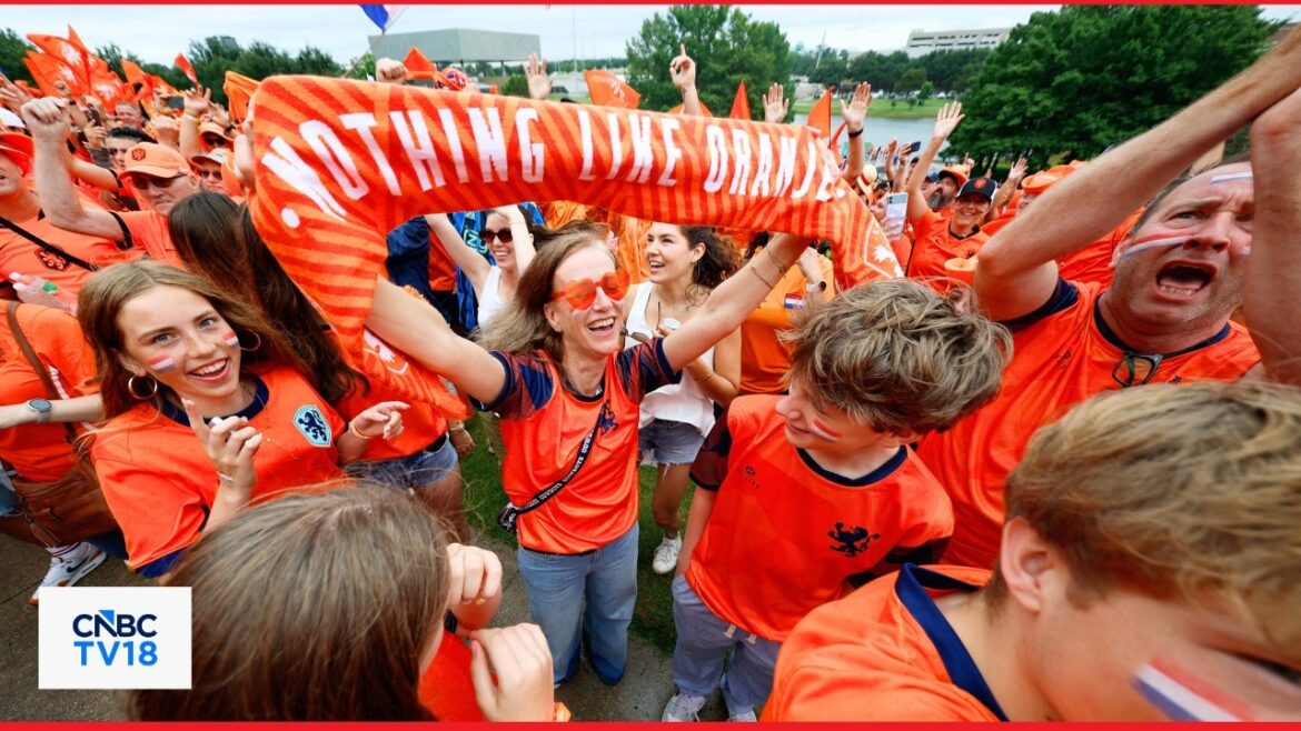 DALLAS = ORANJE ! 🧡🫨| Un bus néerlandais a pris le contrôle de la vague orange de l'État du Texas | Coupe du monde de la FIFA | N18G