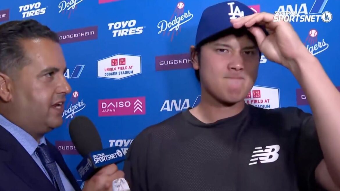 Shohei Ohtani réagit au passage à travers une ampoule sanglante et change pour soulager l’inflammation du genou gauche Shohei Ohtani réagit au passage à travers une ampoule sanglante et change pour soulager l'inflammation du genou gauche