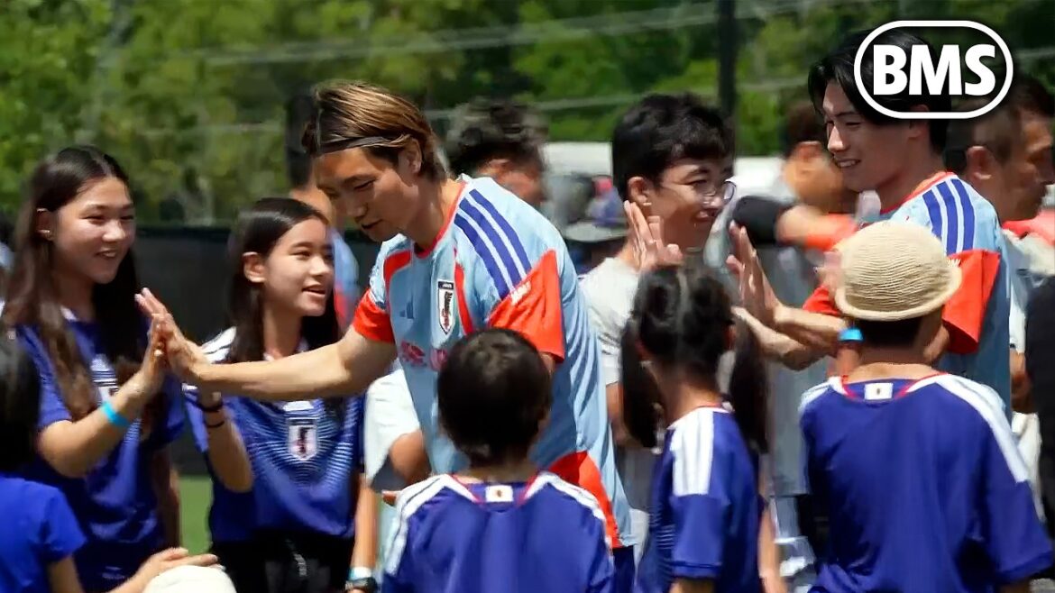 SCÈNES RÉCHAUFFANTES 🙌 Des étudiants japonais locaux encouragent Samurai Blue à Nashville 🏆 Coupe du monde 2026 SCÈNES RÉCHAUFFANTES 🙌 Des étudiants japonais locaux encouragent Samurai Blue à Nashville 🏆 Coupe du monde 2026