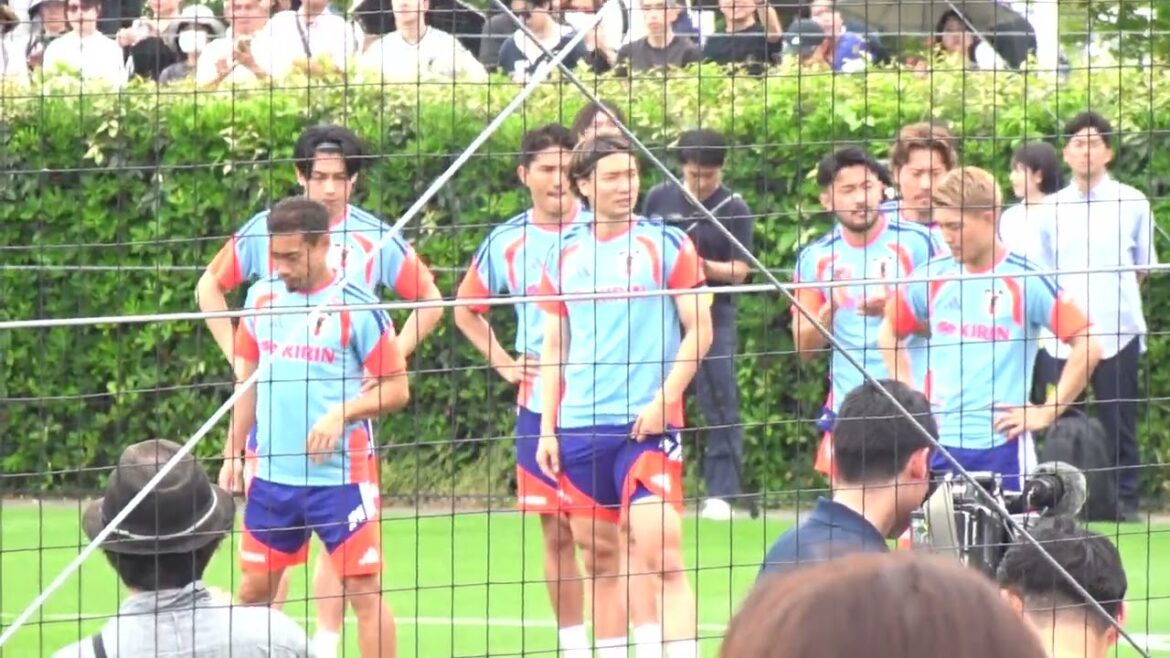 « Yuto Nagatomo, Ritsu Doan, Takehiro Tomiyasu » Entraînement public de l'équipe nationale du Japon[Équipe nationale de football du Japon]SAMURAI BLUE 2026/05/28 Sur place