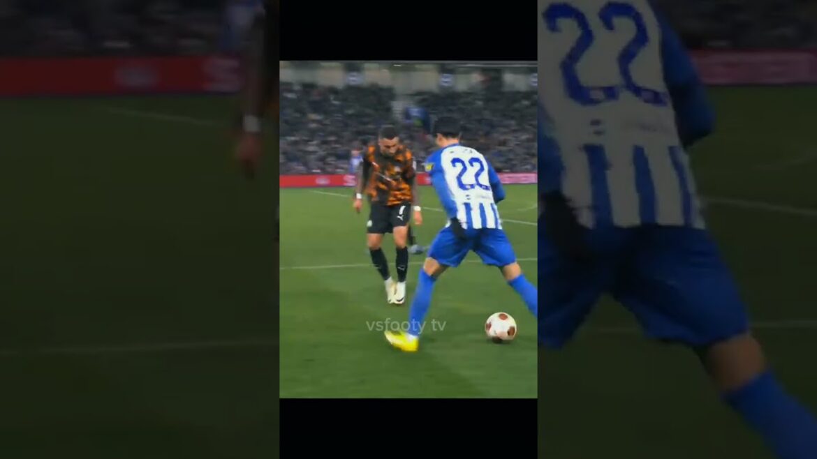 🔥 Compétences magiques de Kaoru Mitoma ✨⚽