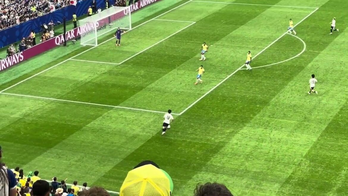 Ayase Ueda a tiré sur le Brésil 1:1 Japon 29/06/2026
