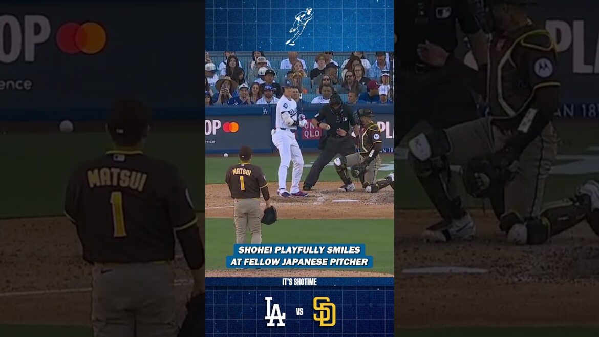 Shohei Ohtani sourit après que Wild Pitch l’ait presque frappé Shohei Ohtani sourit après que Wild Pitch l'ait presque frappé