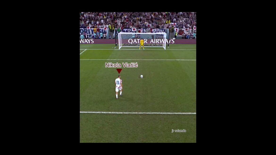 Takumi Minamino contre Nikola Vlašić #football #amazinggoal Takumi Minamino contre Nikola Vlašić #football #amazinggoal