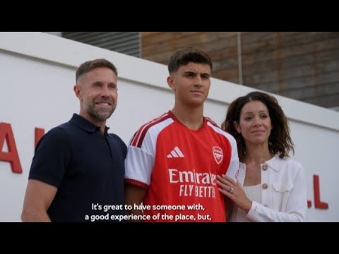 Elijah Upson signe pour Arsenal Elijah Upson signe pour Arsenal